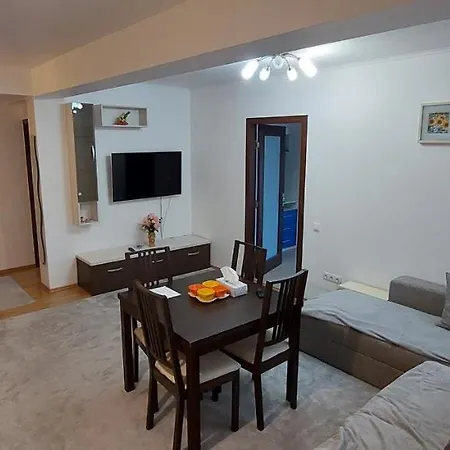 Apartament Cu 3 Apartment