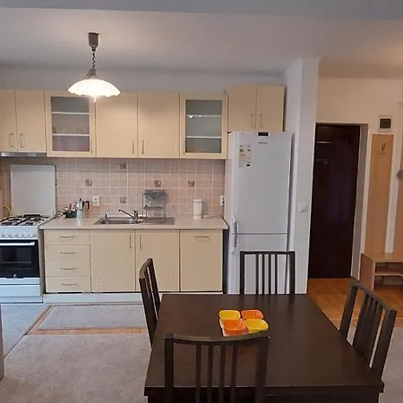 Apartament Cu 3 Apartment *